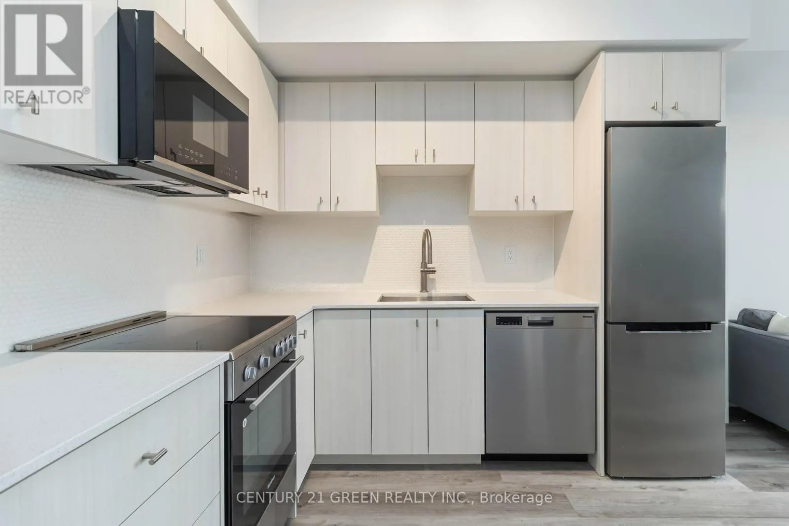 408 - 15 WELLINGTON STREET S