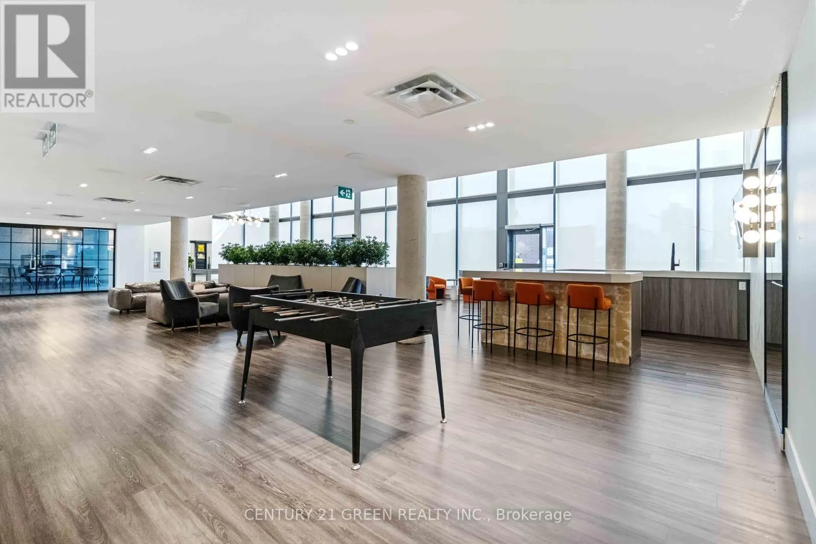 408 - 15 WELLINGTON STREET S