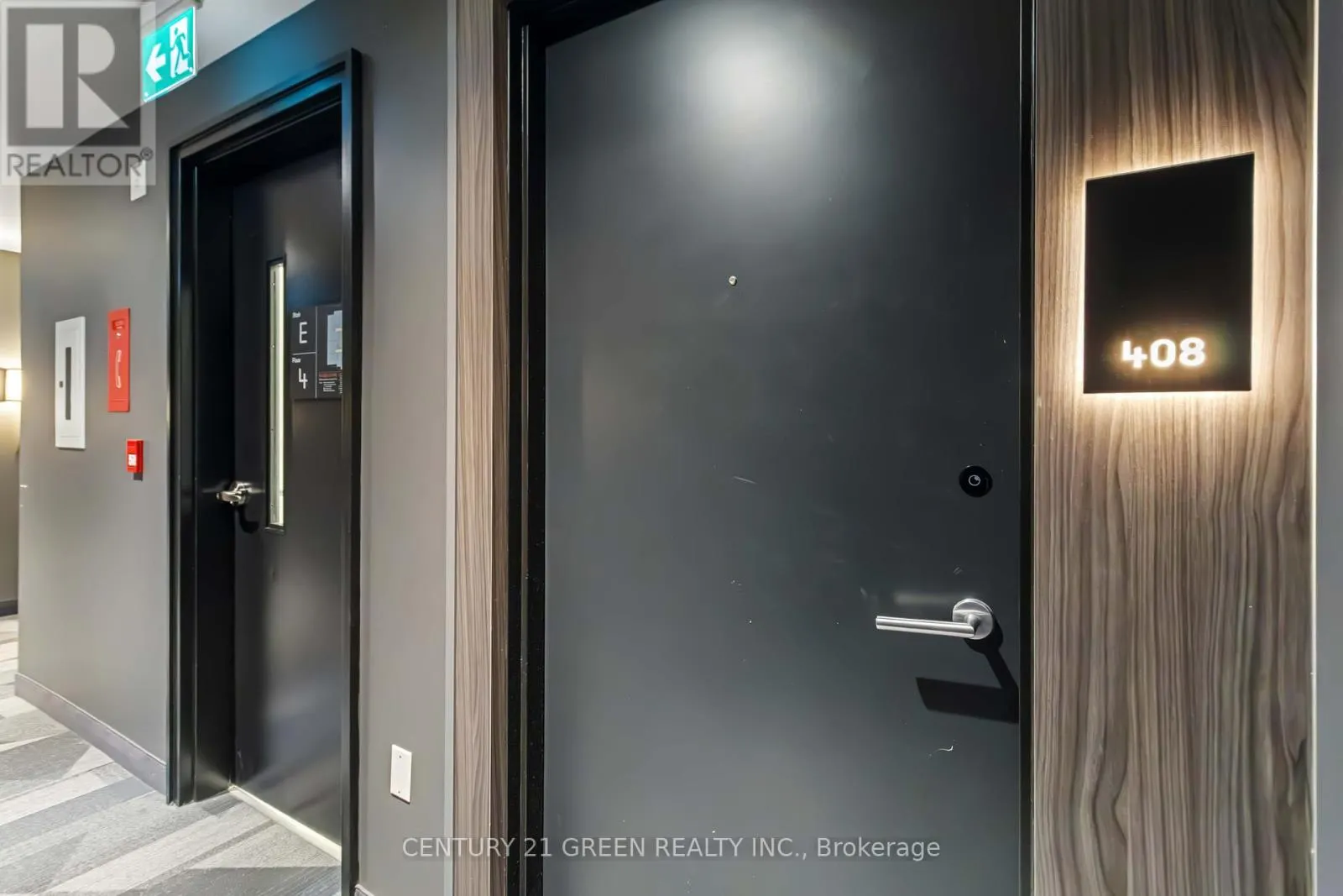 408 - 15 WELLINGTON STREET S