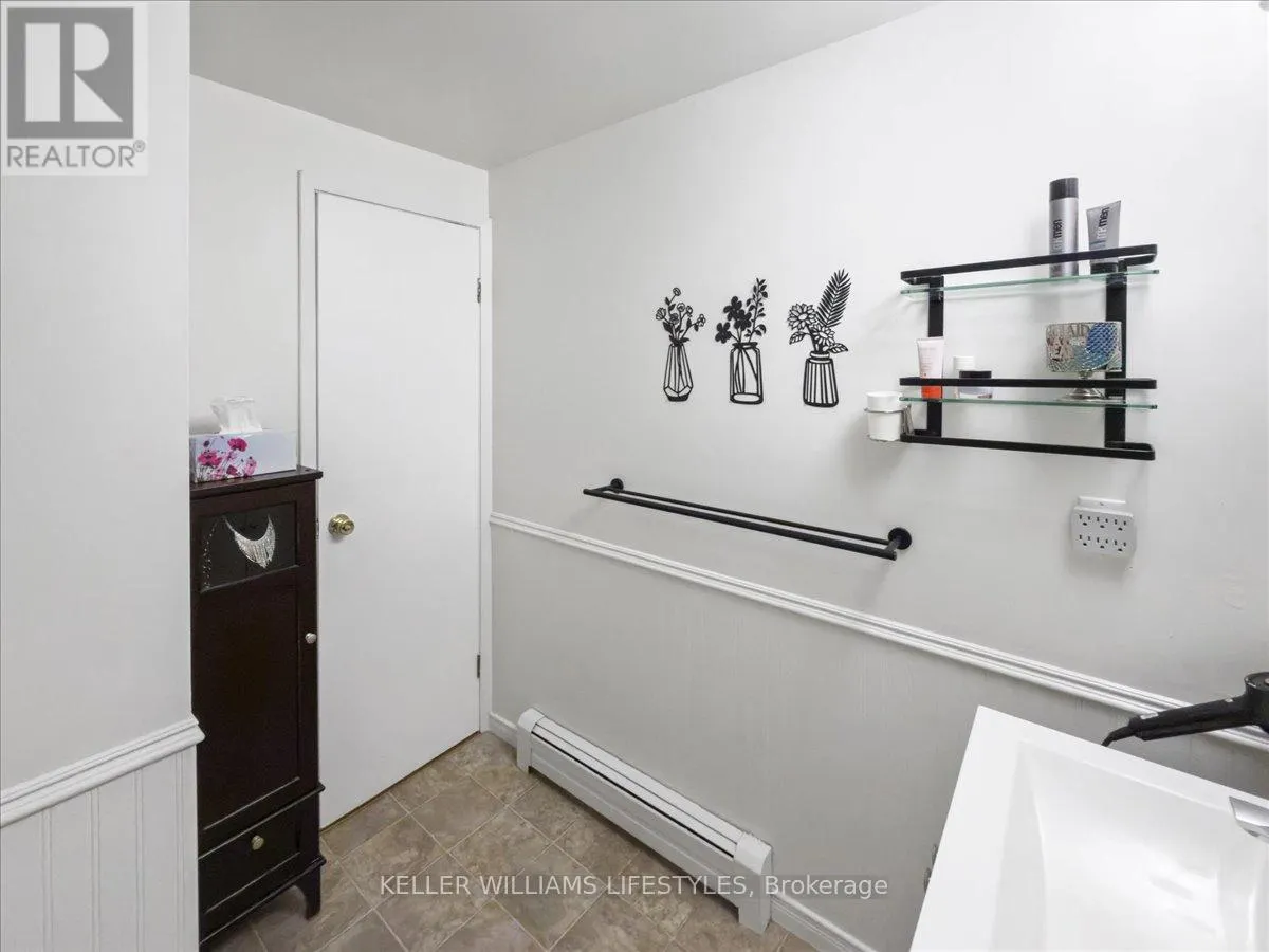 963 NOTRE DAME DRIVE