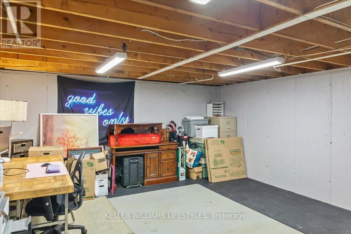 963 NOTRE DAME DRIVE