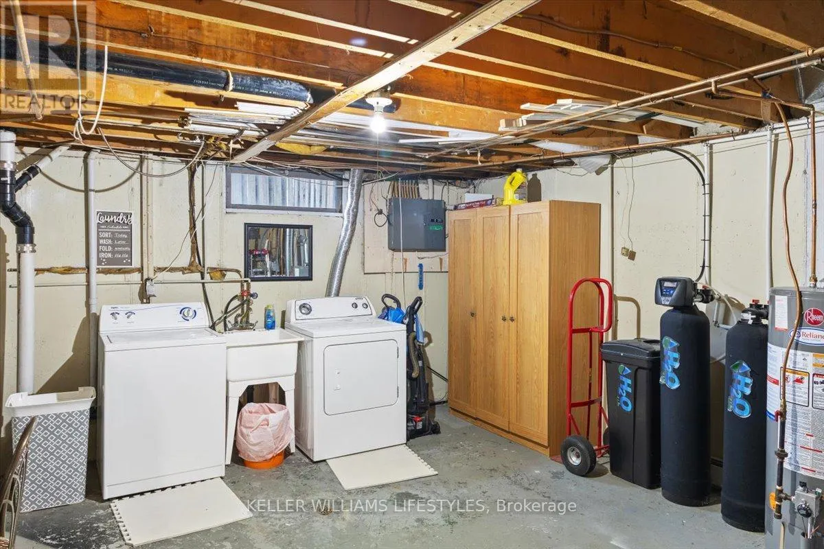 963 NOTRE DAME DRIVE