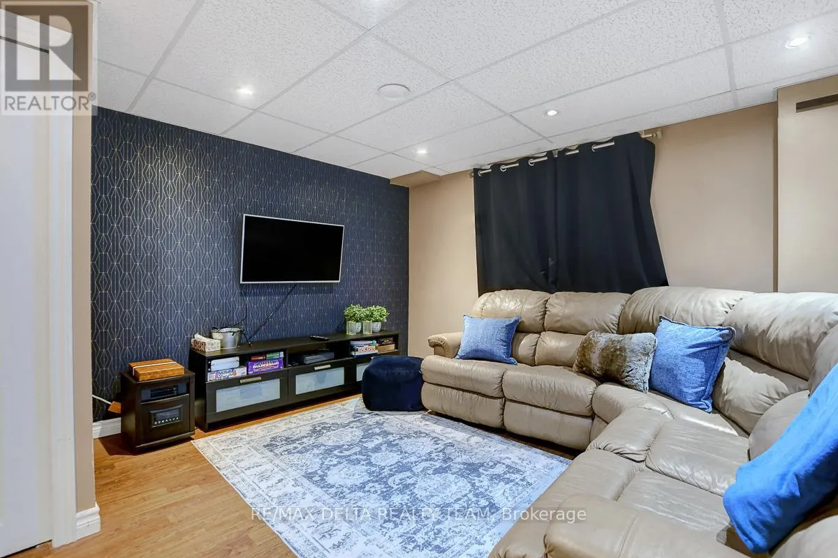 1916 MONTMERE AVENUE