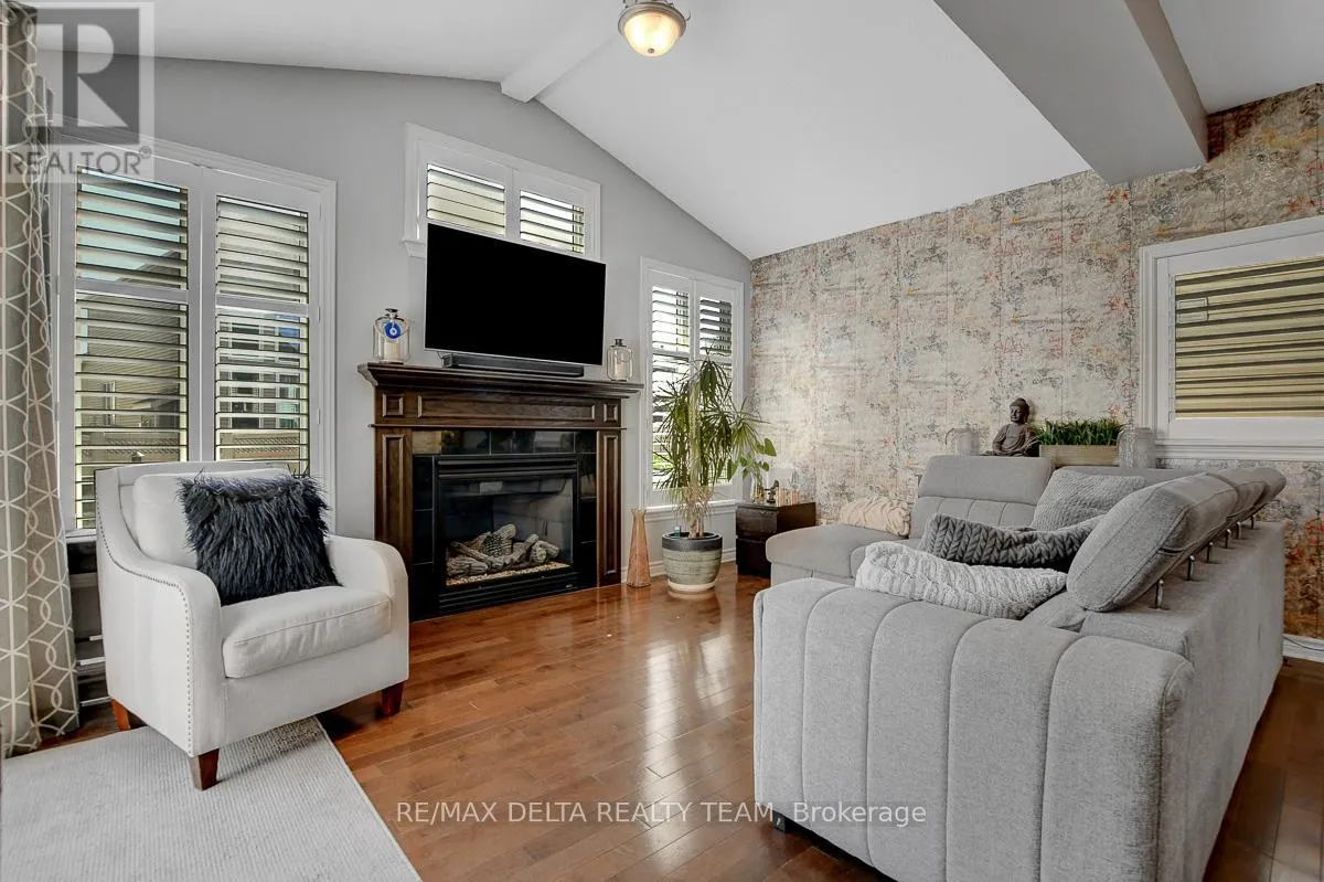 1916 MONTMERE AVENUE