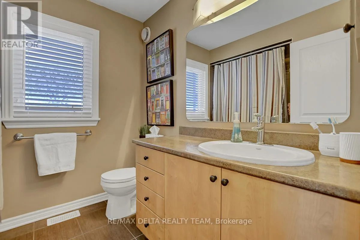 1916 MONTMERE AVENUE