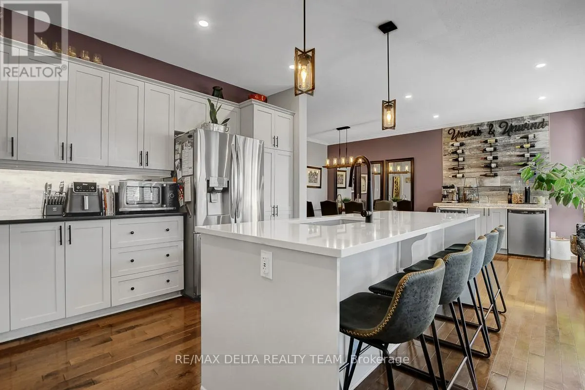 1916 MONTMERE AVENUE