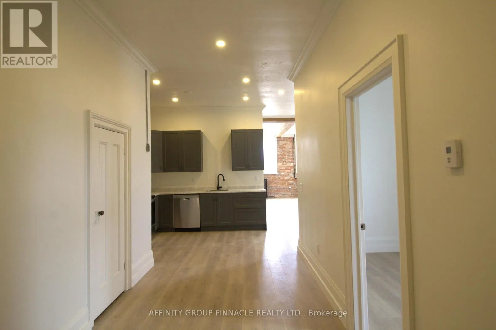 2 - 3 CAMBRIDGE STREET S, #2