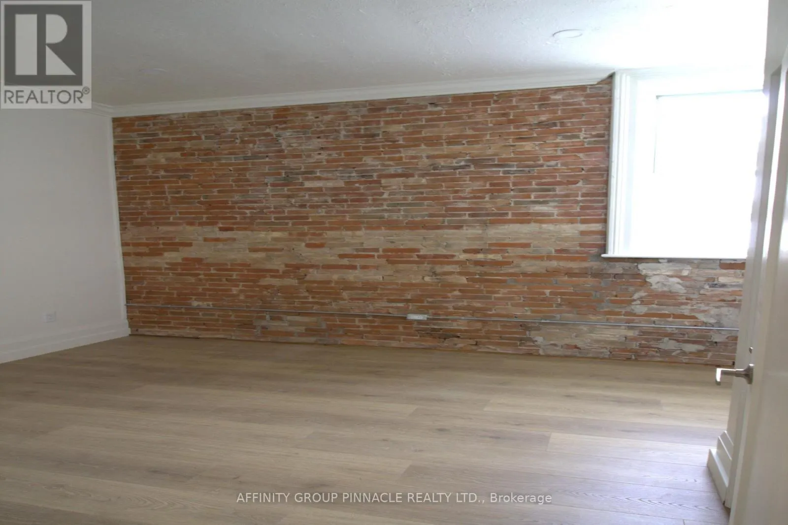 2 - 3 CAMBRIDGE STREET S, #2