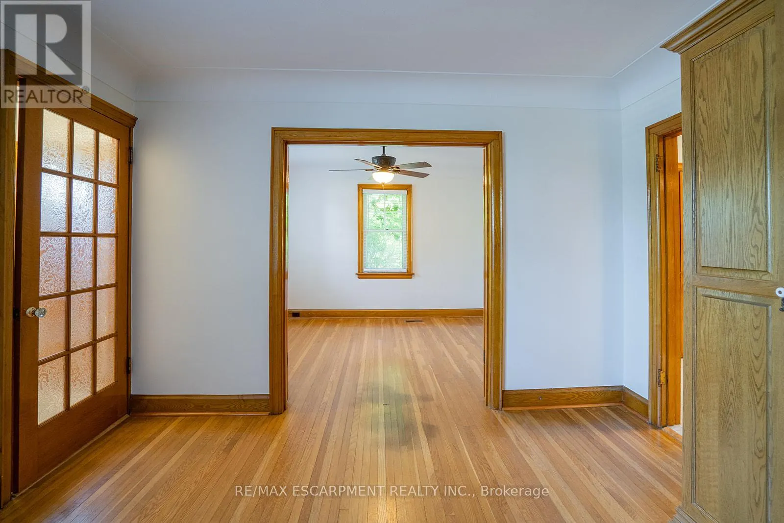 B - 324 KING STREET E