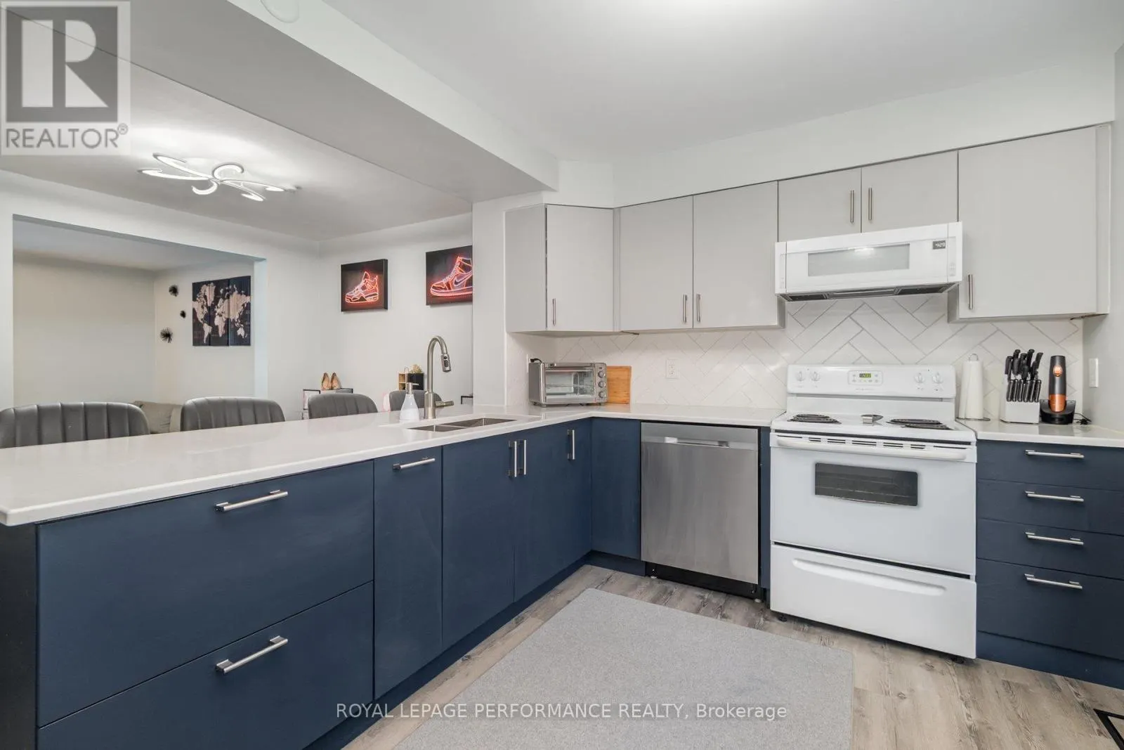 1150 CHIMNEY HILL WAY