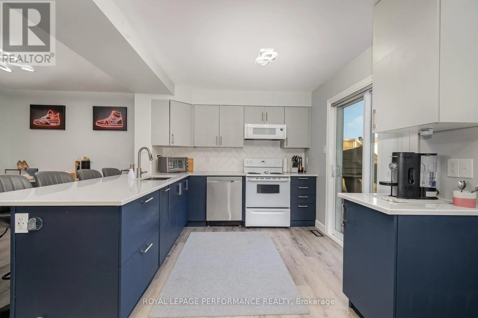 1150 CHIMNEY HILL WAY