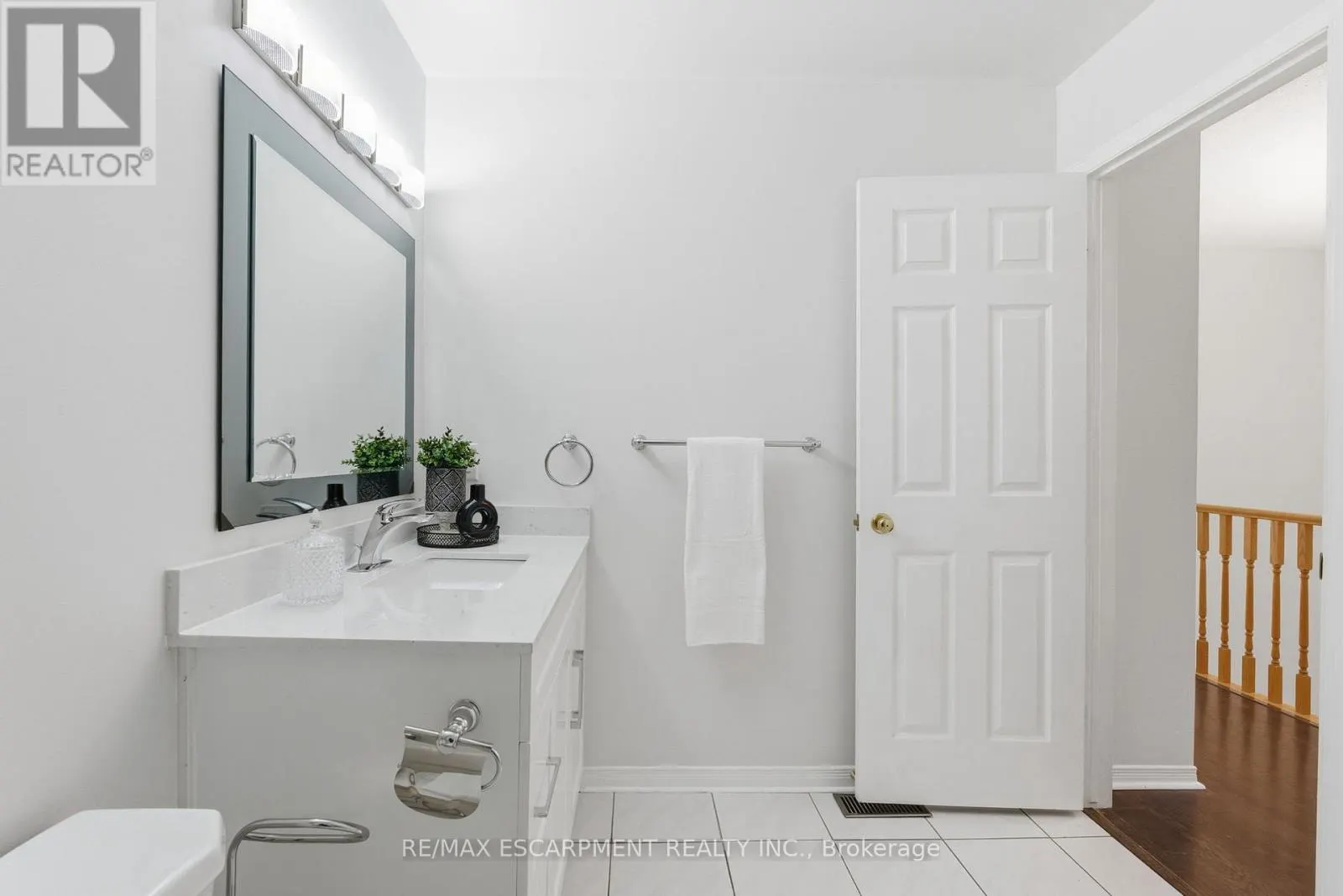 25 - 100 VINEBERG DRIVE