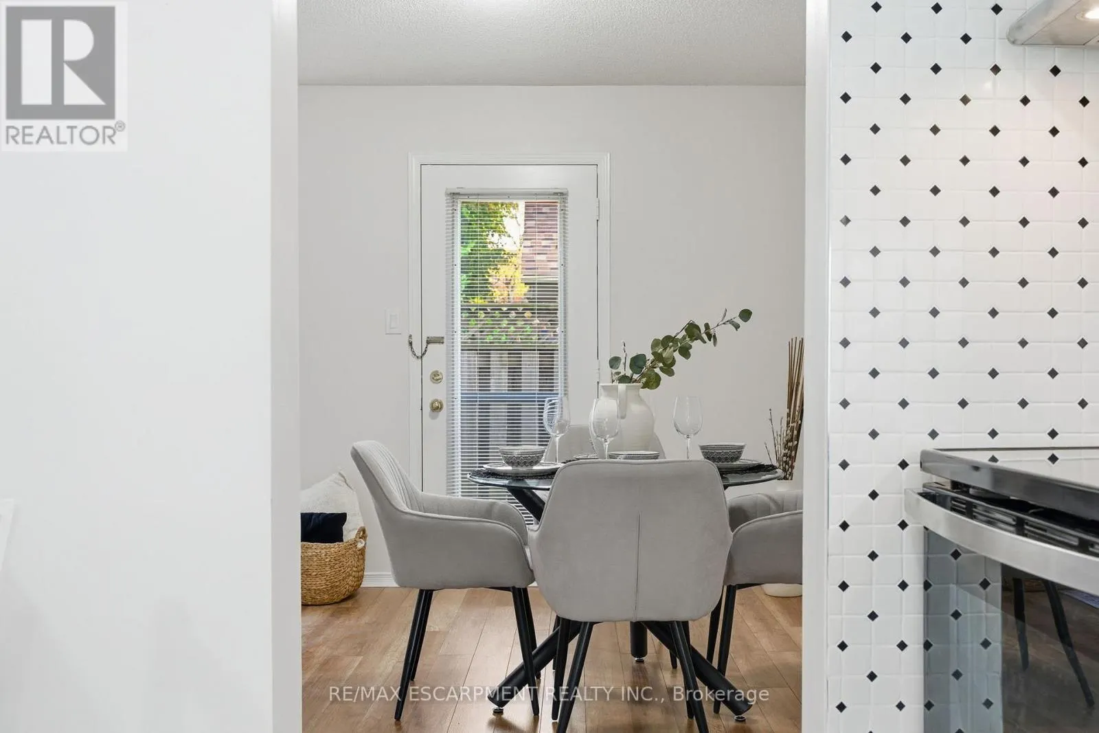 25 - 100 VINEBERG DRIVE