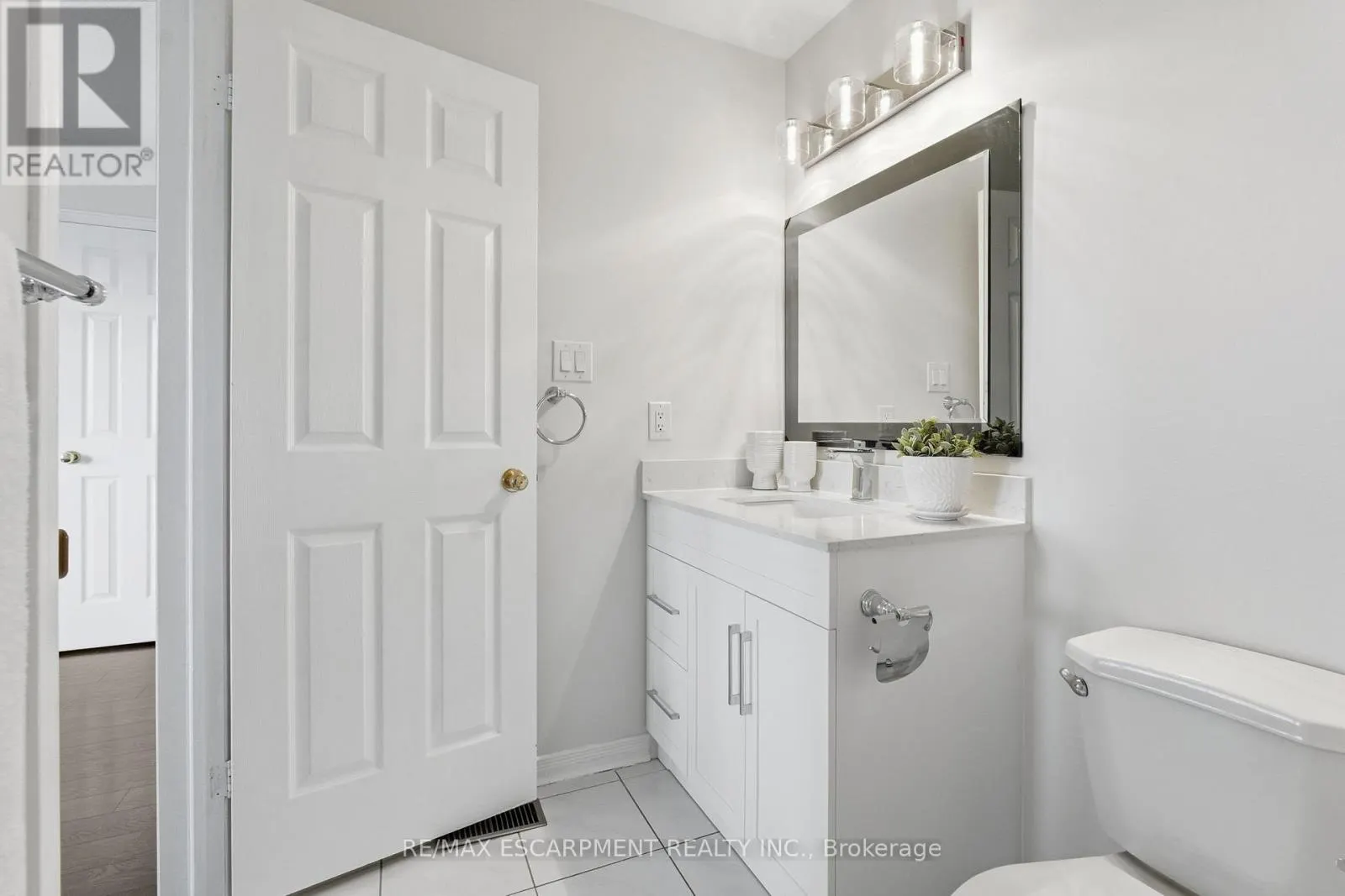 25 - 100 VINEBERG DRIVE