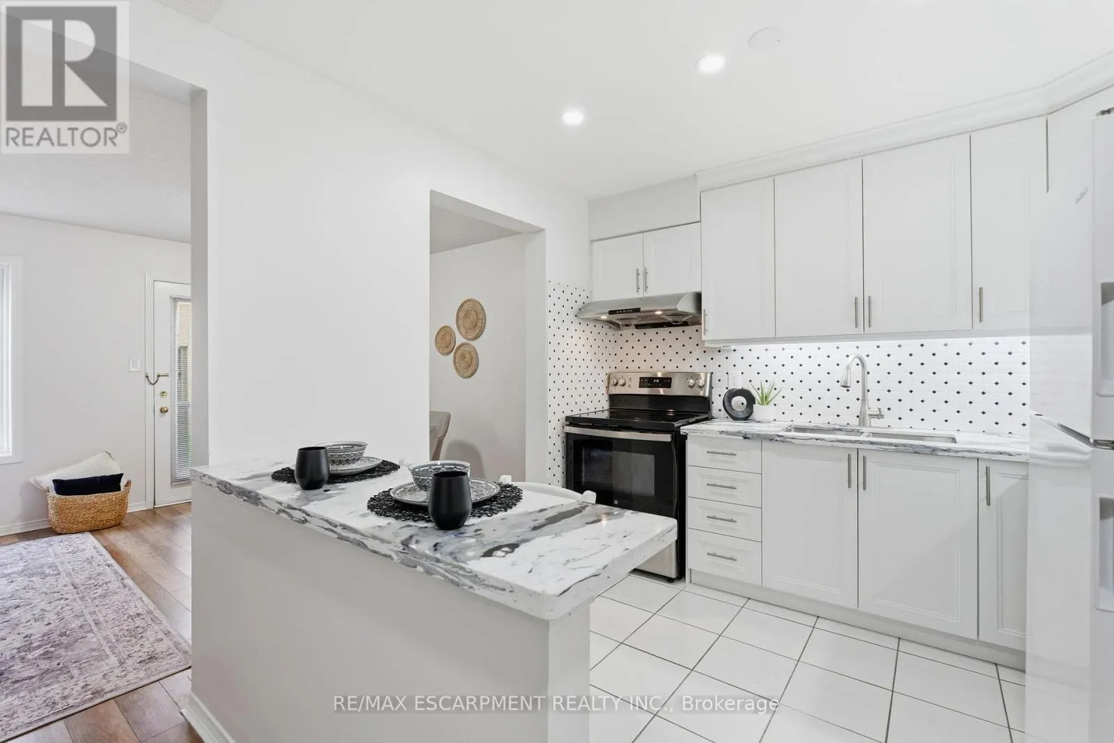 25 - 100 VINEBERG DRIVE