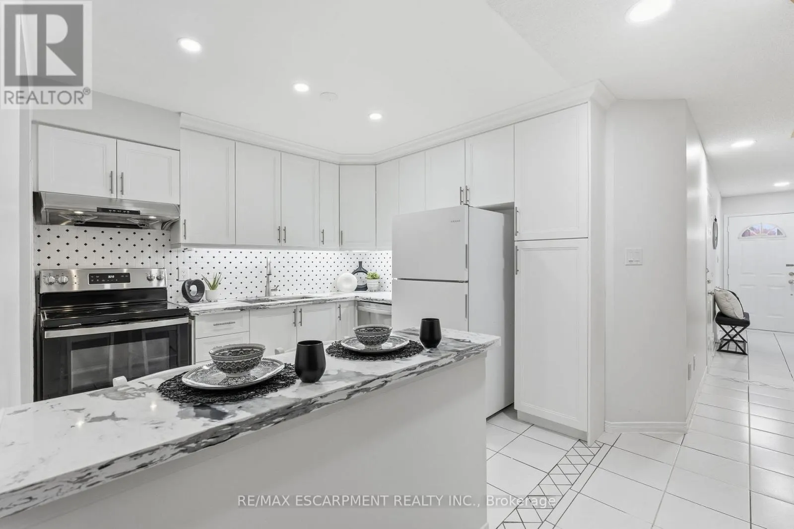 25 - 100 VINEBERG DRIVE