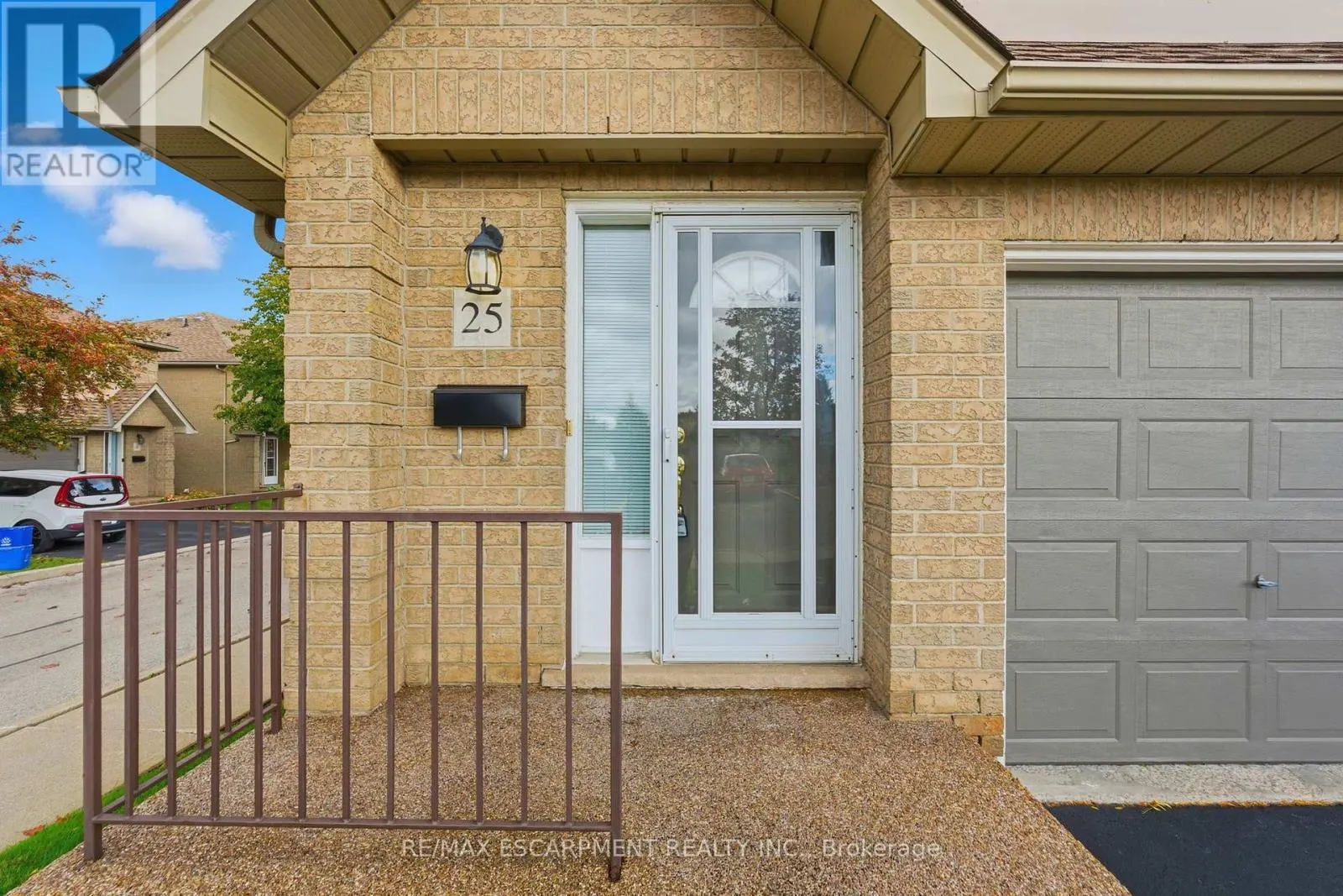 25 - 100 VINEBERG DRIVE