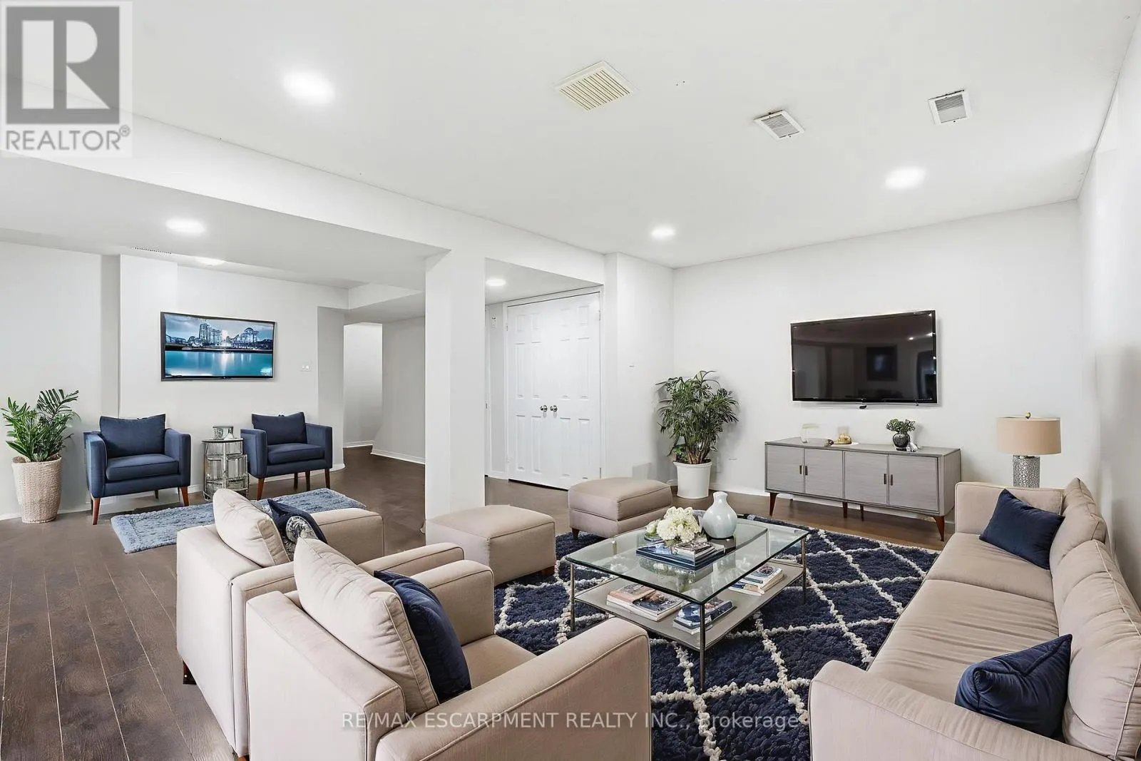 25 - 100 VINEBERG DRIVE