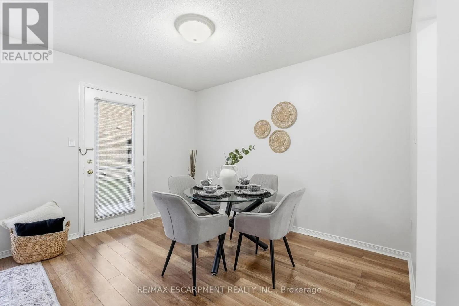 25 - 100 VINEBERG DRIVE