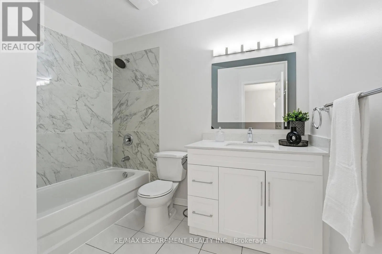 25 - 100 VINEBERG DRIVE