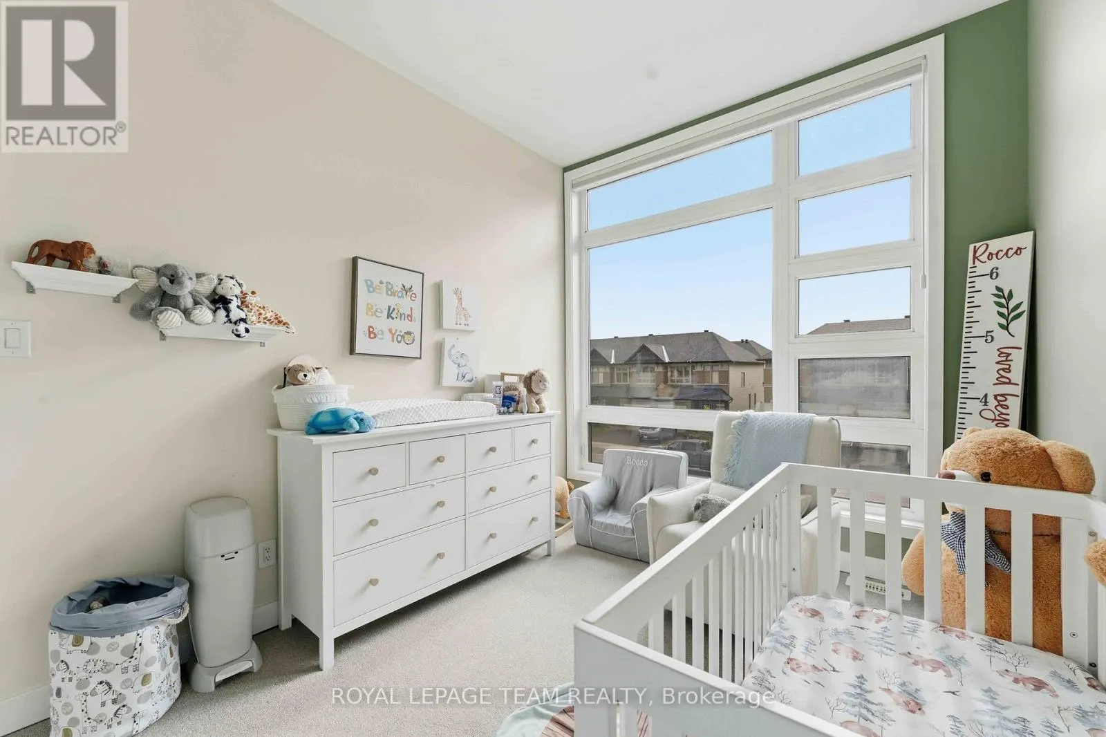 542 BORBRIDGE AVENUE