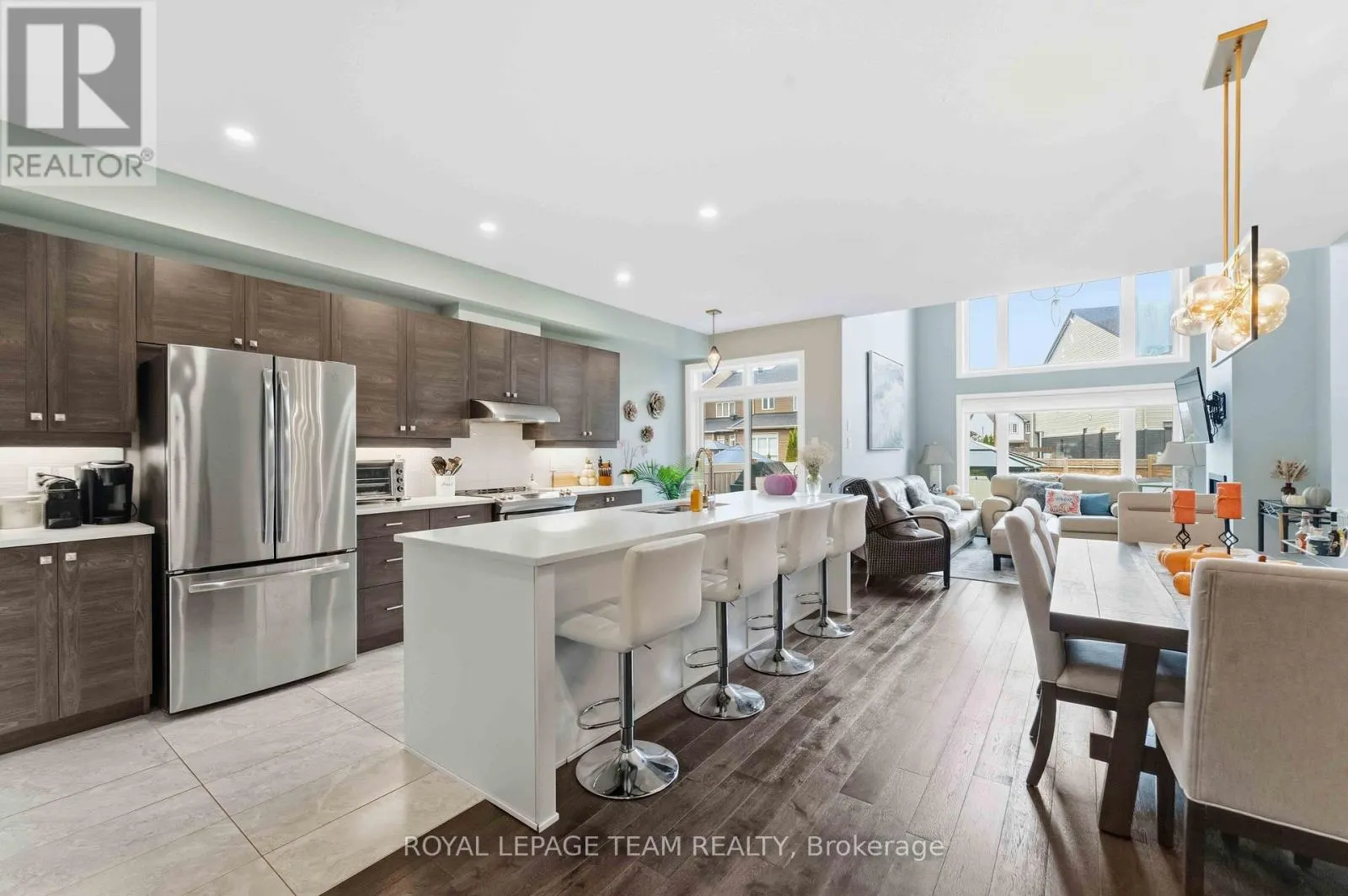 542 BORBRIDGE AVENUE