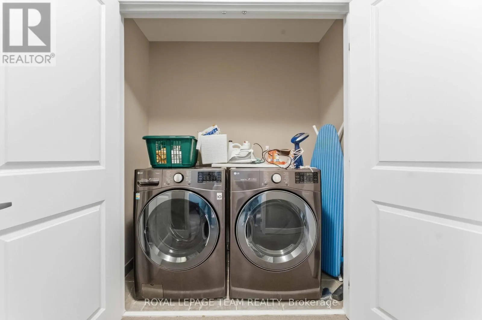 542 BORBRIDGE AVENUE