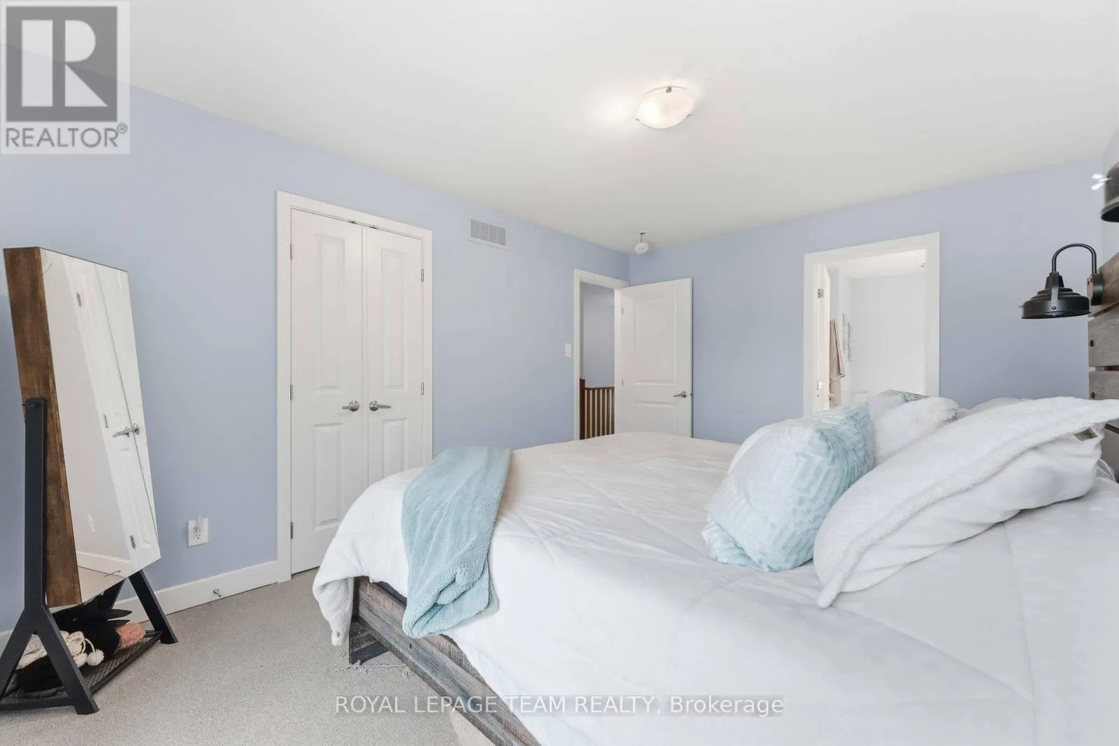 542 BORBRIDGE AVENUE