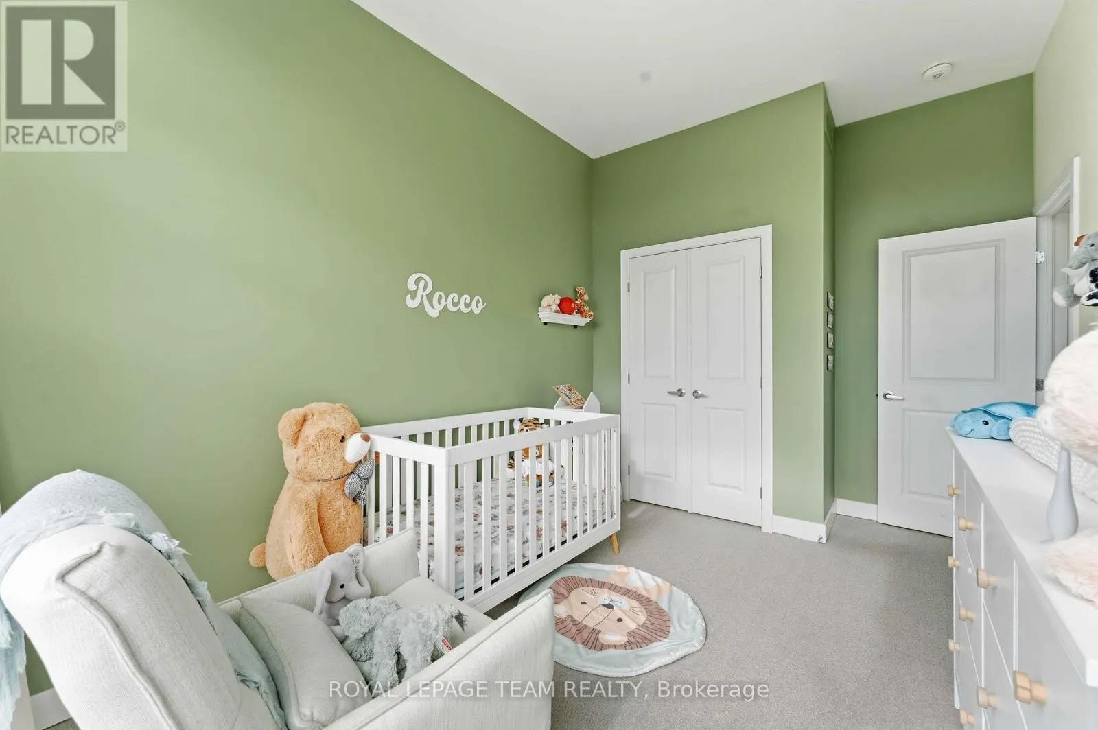 542 BORBRIDGE AVENUE