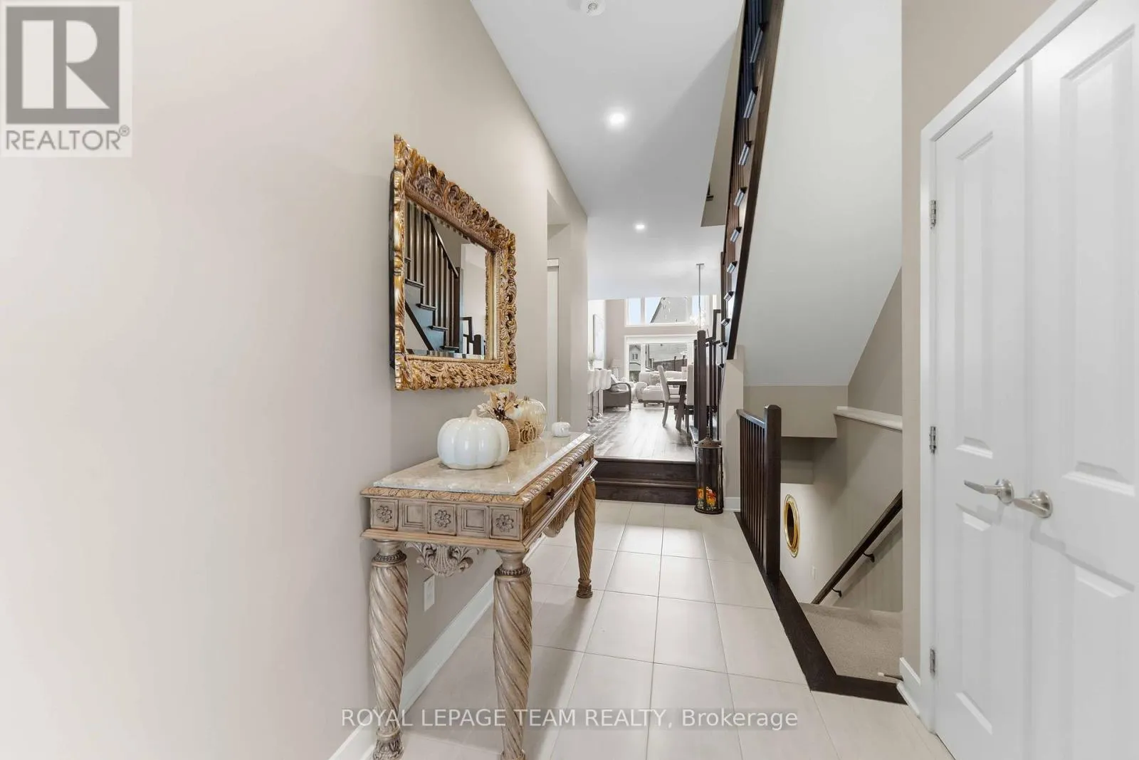 542 BORBRIDGE AVENUE