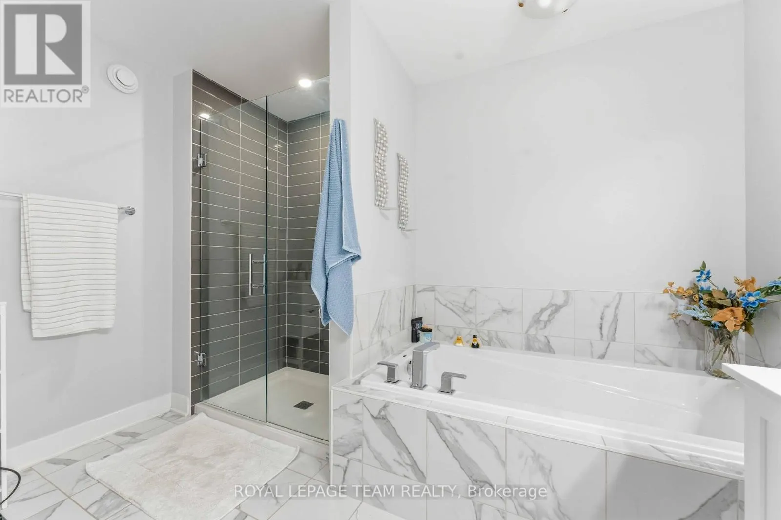 542 BORBRIDGE AVENUE