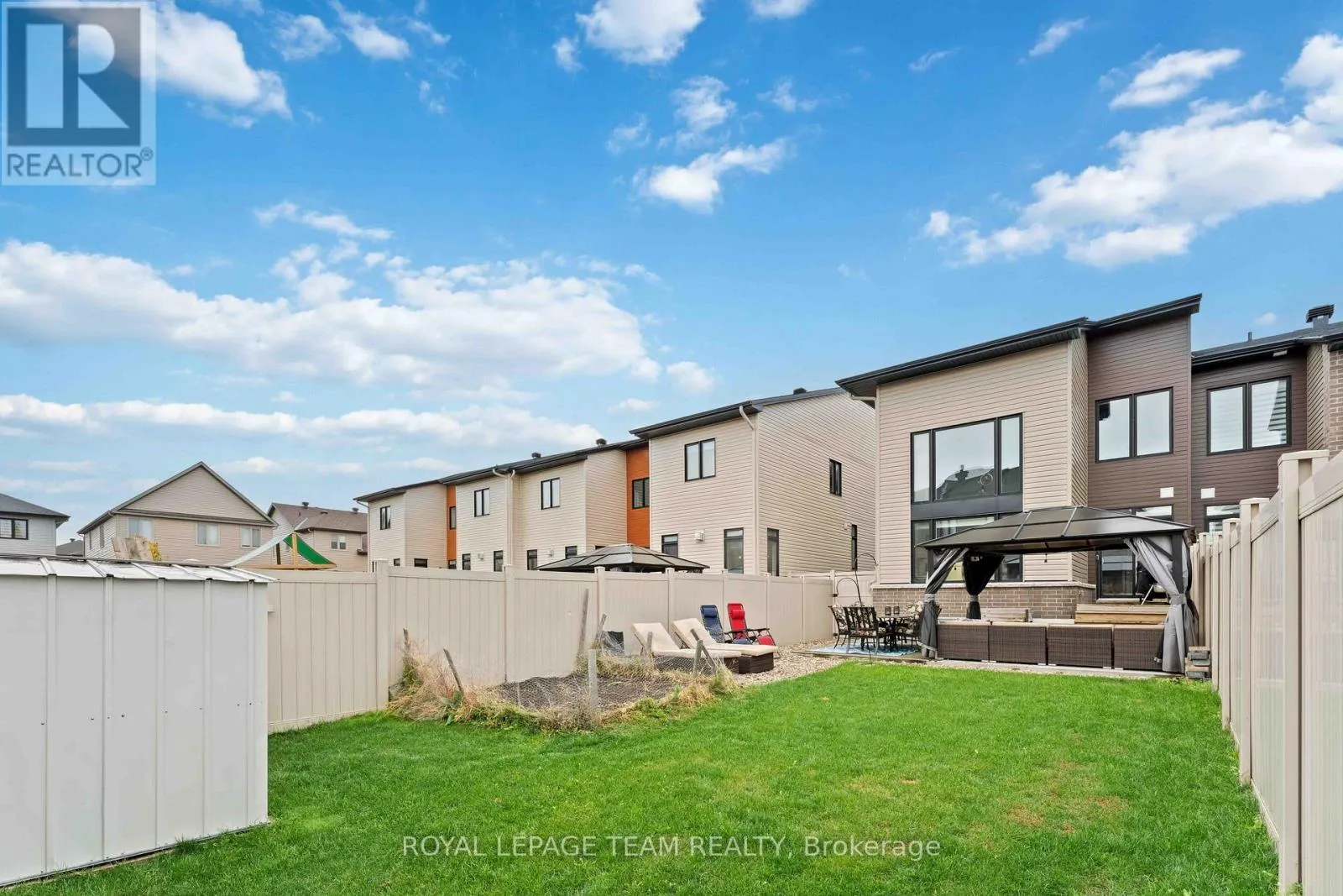 542 BORBRIDGE AVENUE