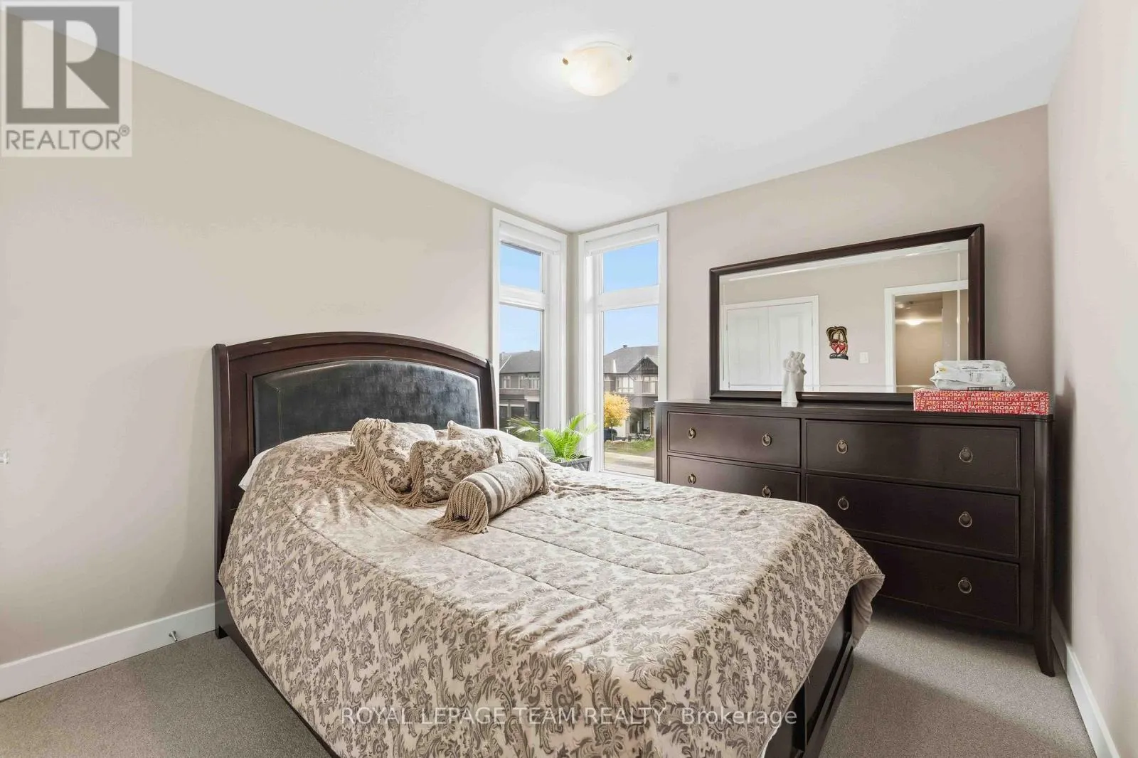 542 BORBRIDGE AVENUE