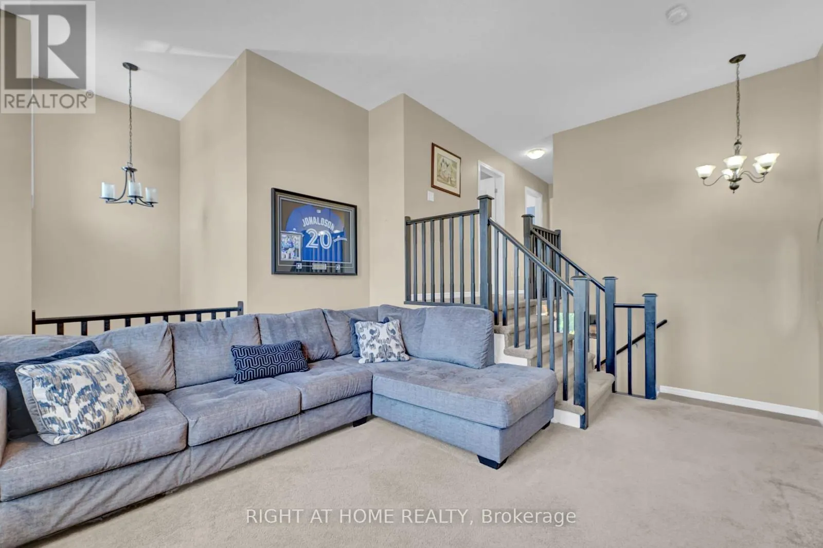 211 HARDCASTLE DRIVE