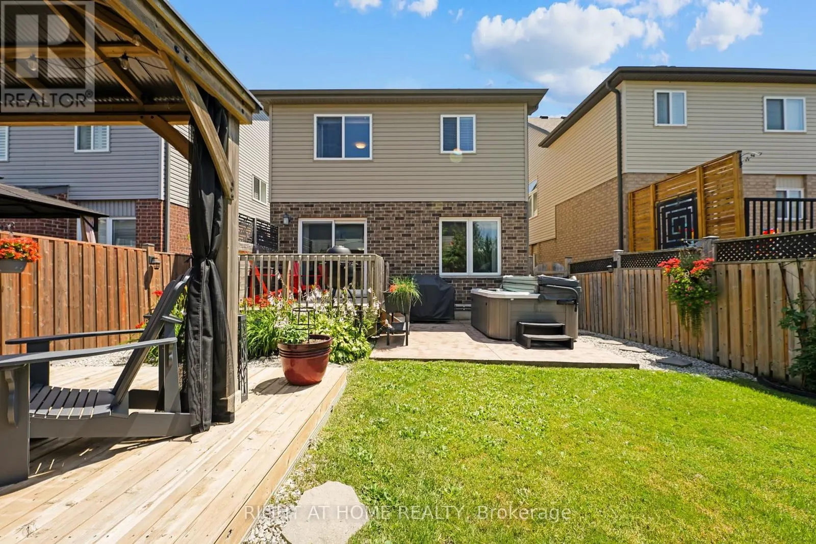 211 HARDCASTLE DRIVE