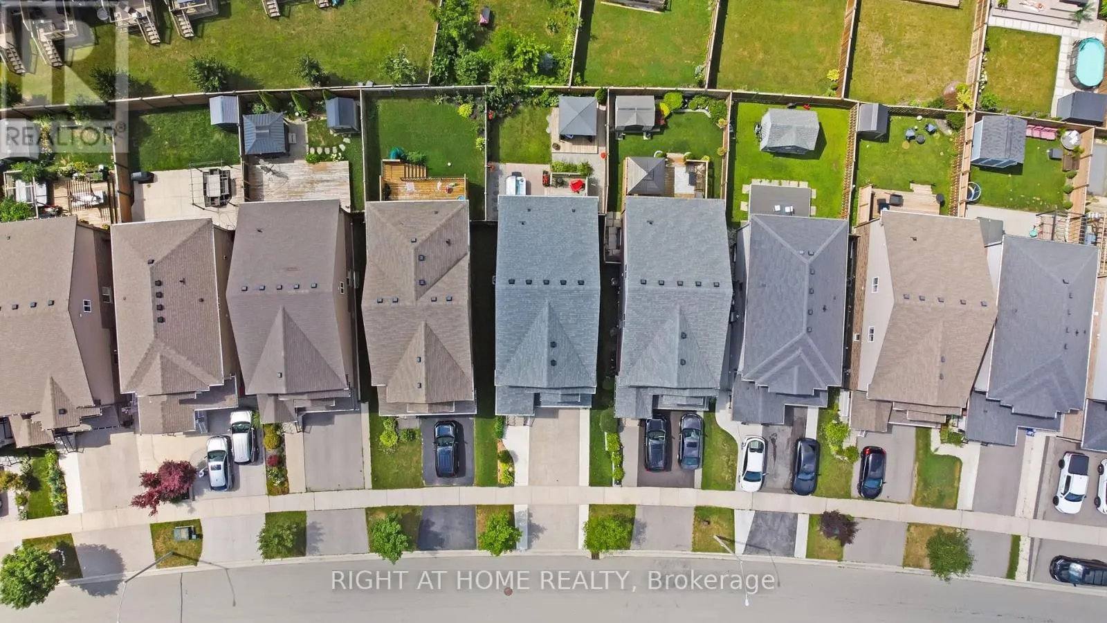 211 HARDCASTLE DRIVE