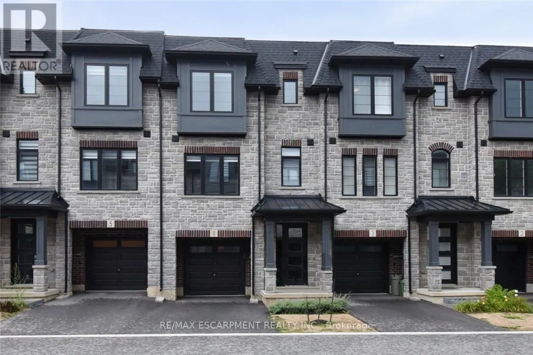 4 - 187 WILSON STREET W