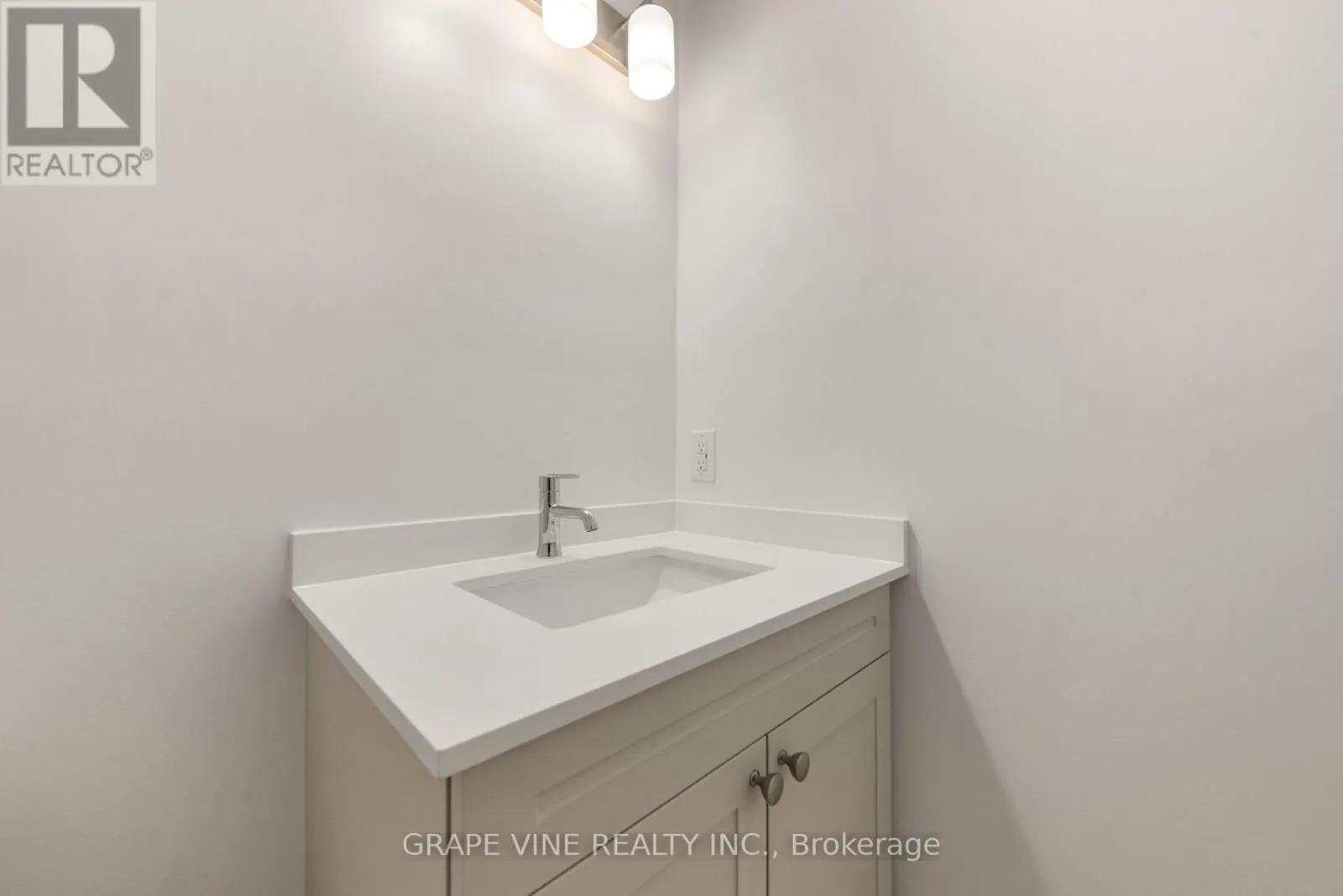 128 ROYAL GALA DRIVE