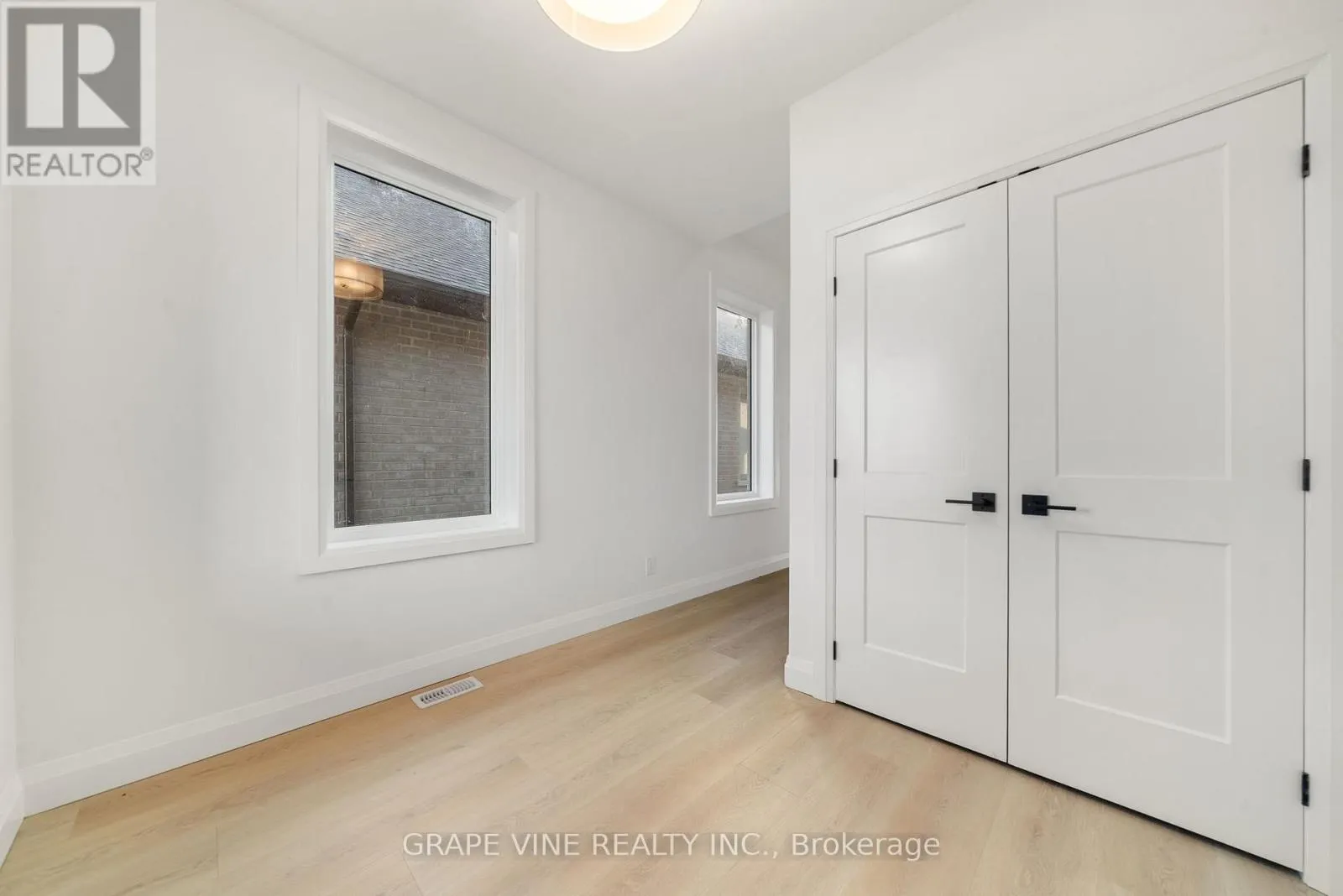 128 ROYAL GALA DRIVE