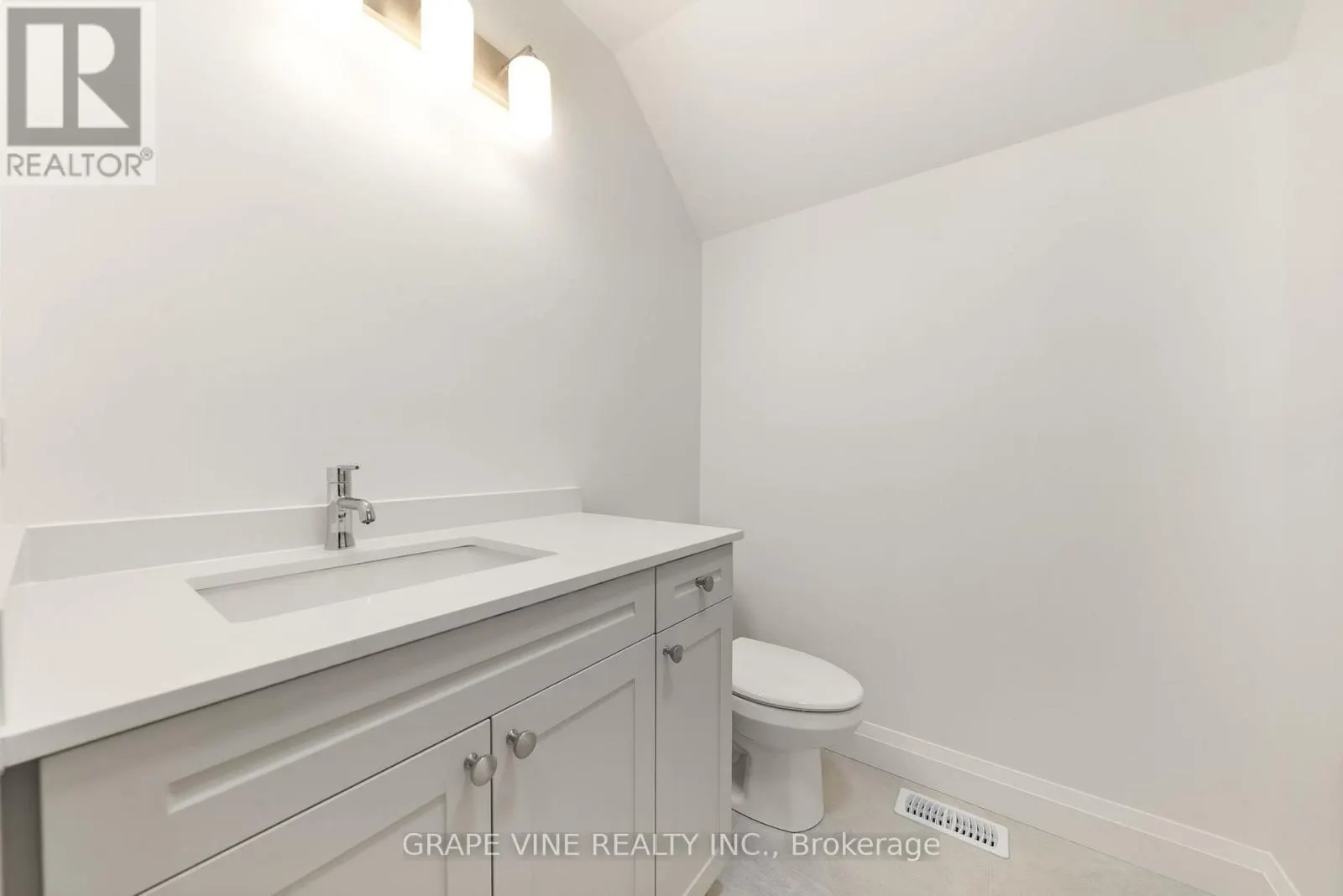 128 ROYAL GALA DRIVE