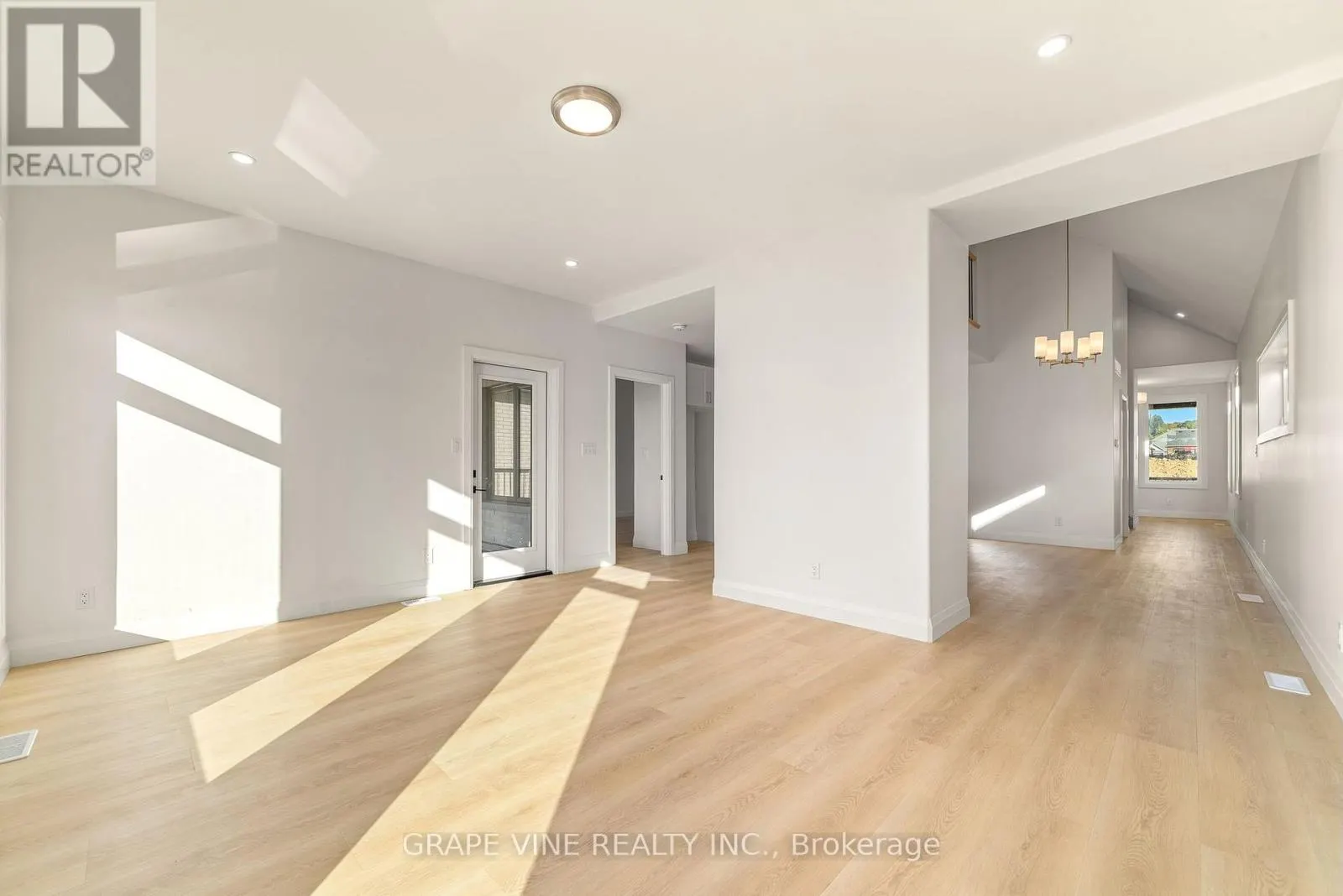 128 ROYAL GALA DRIVE