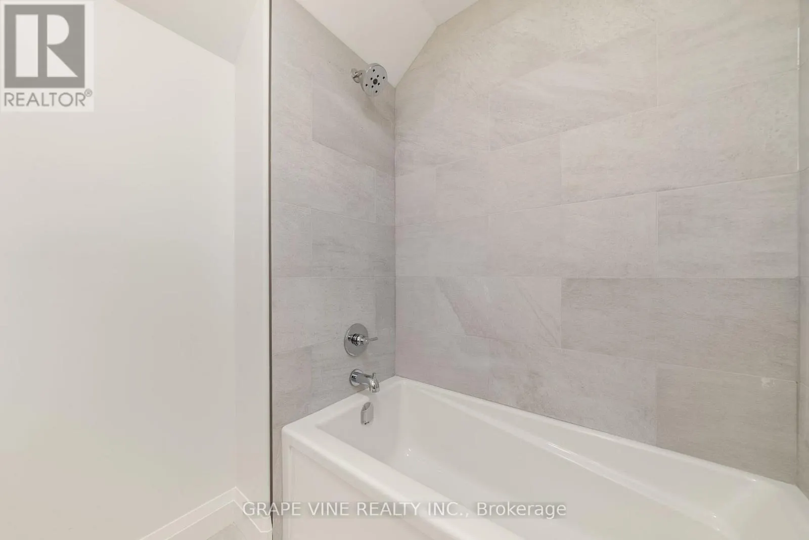 128 ROYAL GALA DRIVE