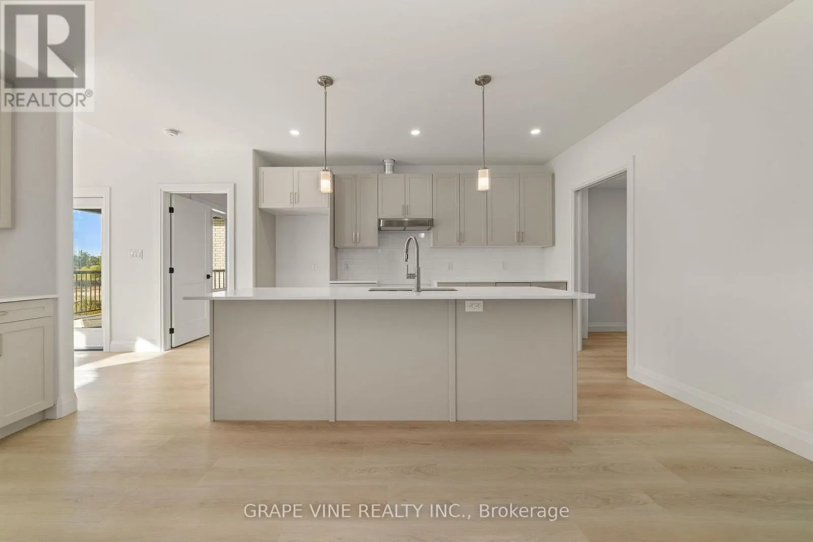 128 ROYAL GALA DRIVE