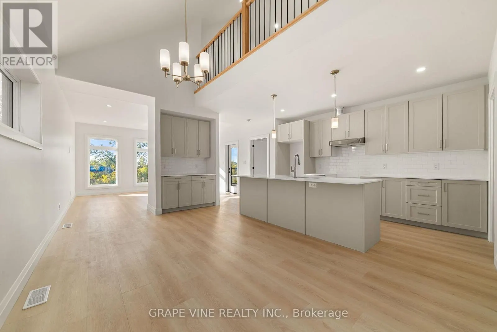 128 ROYAL GALA DRIVE