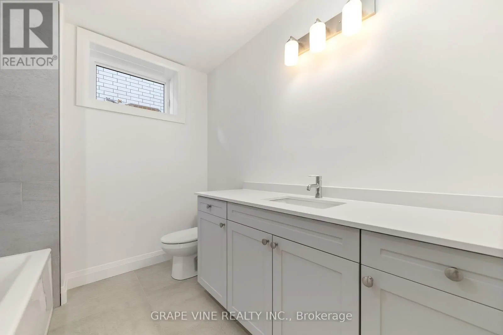 128 ROYAL GALA DRIVE