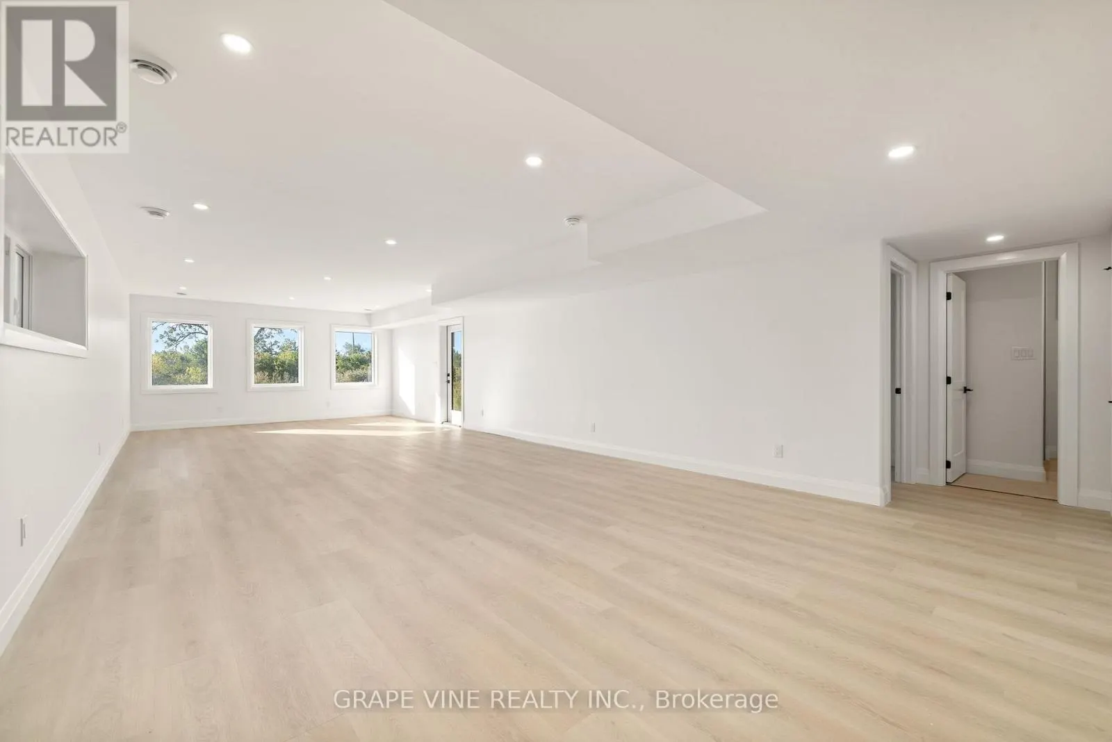 128 ROYAL GALA DRIVE