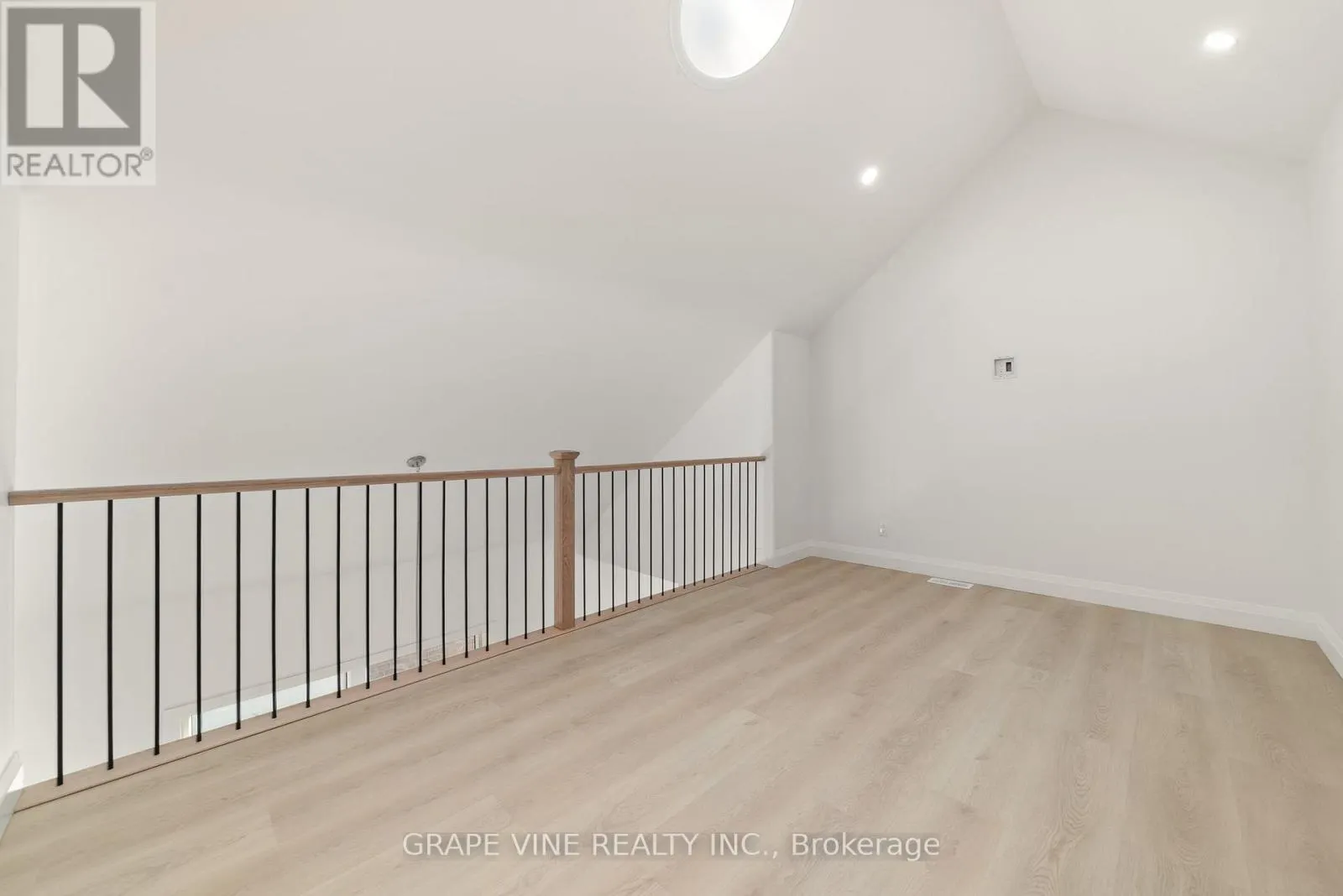 128 ROYAL GALA DRIVE