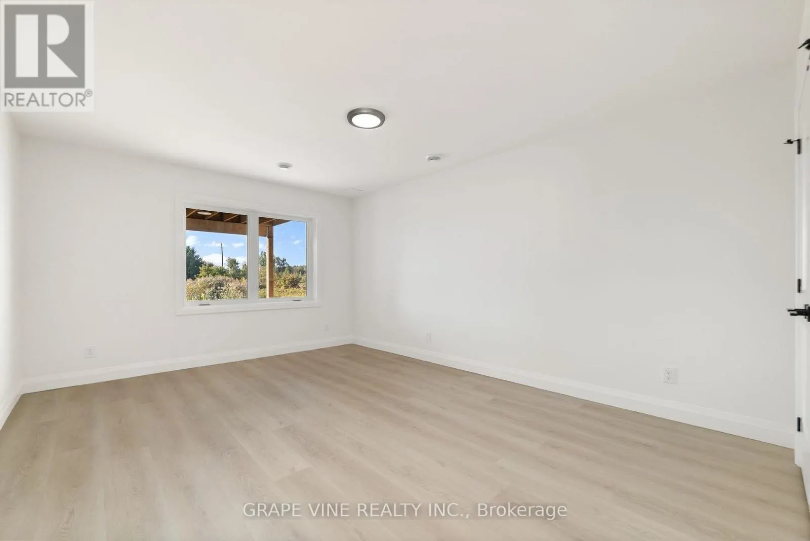 128 ROYAL GALA DRIVE