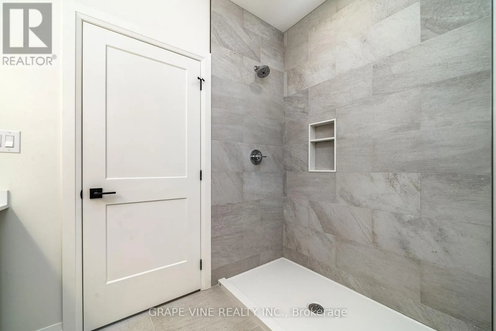 128 ROYAL GALA DRIVE