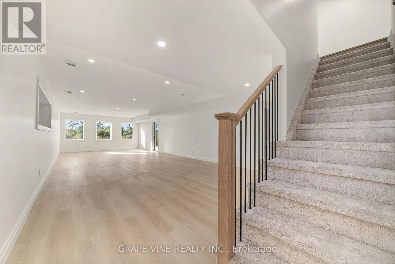 128 ROYAL GALA DRIVE